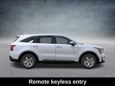 Used 2026 Kia Sorento LX FWD image 9