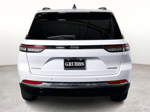 Used 2023 Jeep Grand Cherokee Laredo image 6