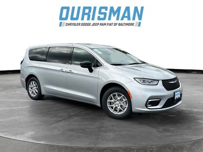 New 2026 Chrysler Pacifica Select