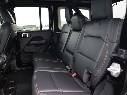 New 2026 Jeep Wrangler Unlimited Sahara AWD/4WD image 30