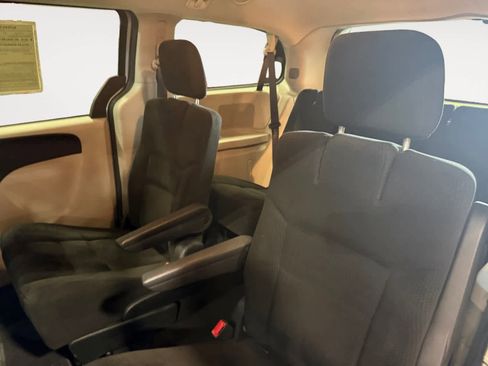Used 2015 Dodge Grand Caravan SXT w/ UConnect Hands-Free Group image 14