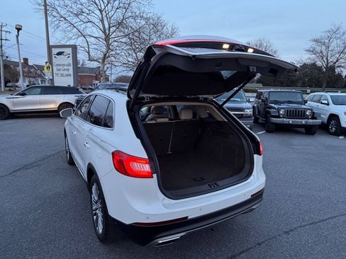 Used 2016 Lincoln MKX Reserve w/ Technology Package FWD image 28