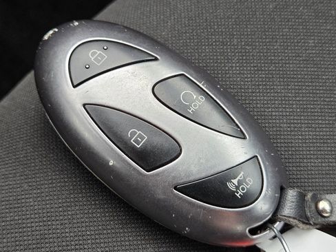 Used 2025 Hyundai Elantra SEL FWD image 36