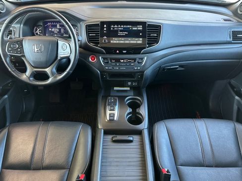 Used 2023 Honda Passport TrailSport image 3