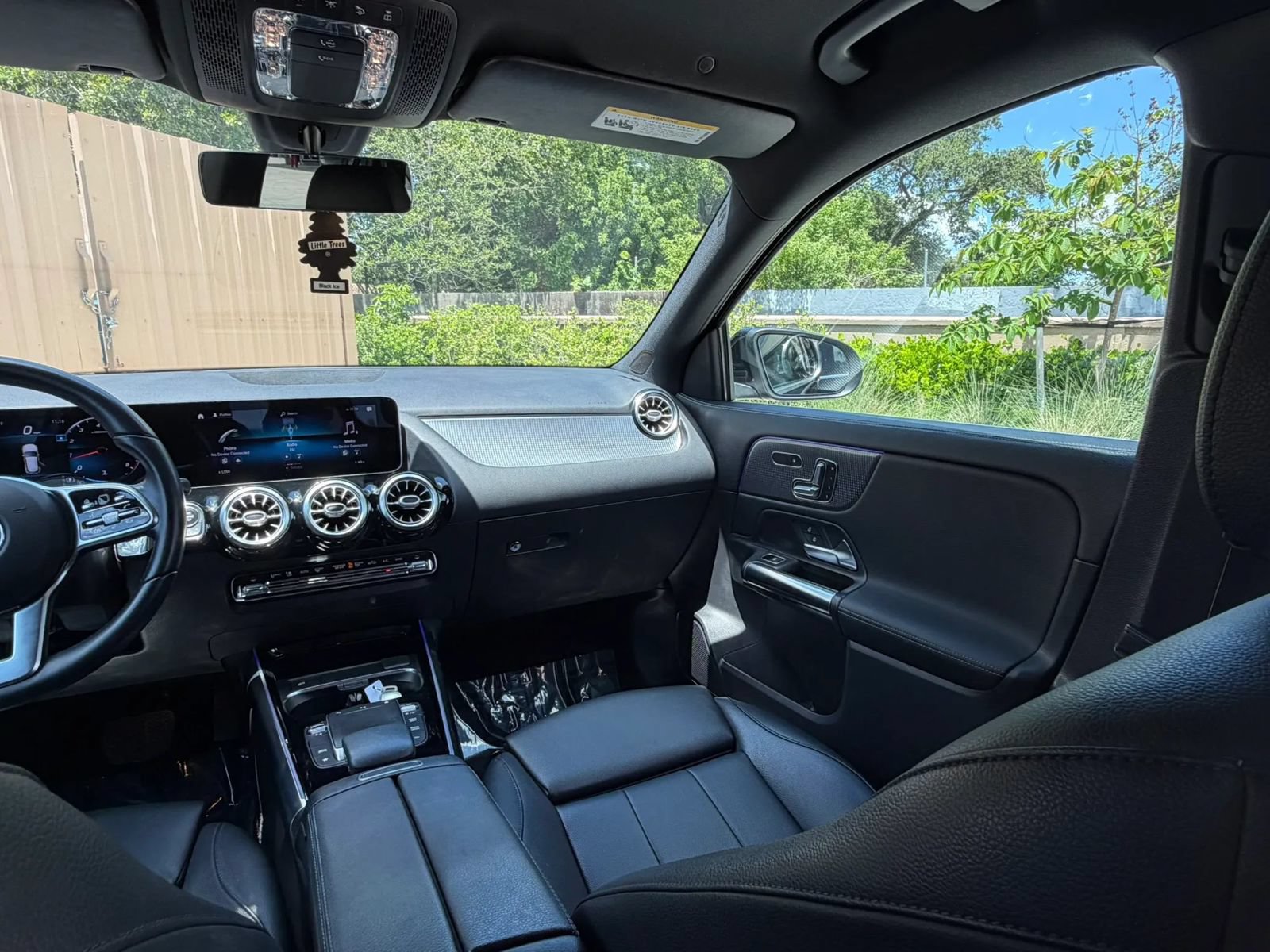 Used 2021 Mercedes-Benz GLA 250 w/ Premium Package image 17