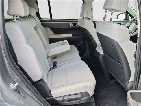 Used 2025 Hyundai Santa Fe SE FWD image 19