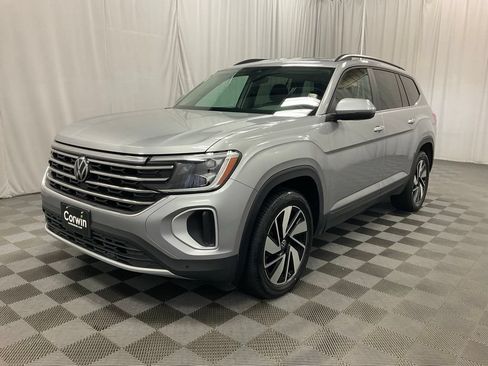Used 2025 Volkswagen Atlas SE AWD/4WD image 10