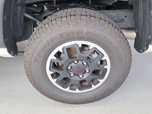 Used 2024 Toyota Tacoma TRD Off-Road AWD/4WD image 32