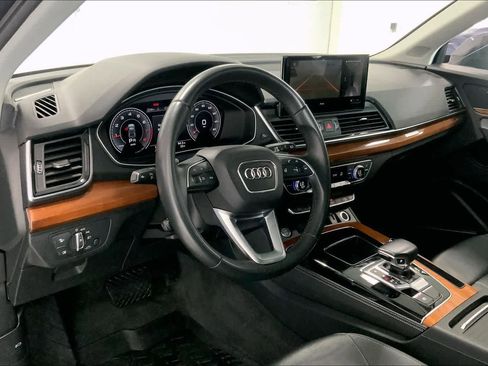 Used 2021 Audi Q5 2.0T Premium Plus w/ Premium Plus Package AWD/4WD image 2