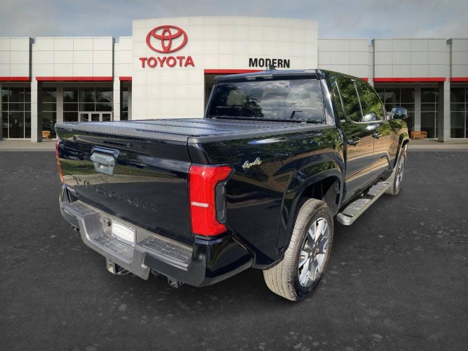 Certified 2025 Toyota Tacoma SR5 AWD/4WD image 5
