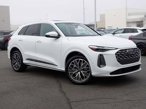 Used 2025 Audi Q5 Premium Plus w/ Premium Plus image 5