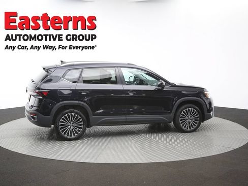 Used 2025 Volkswagen Taos SE FWD image 42