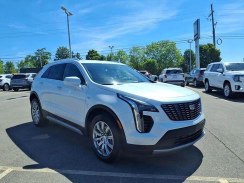 Used 2023 Cadillac XT4 Premium Luxury w/ Cold Weather Package AWD/4WD image 3