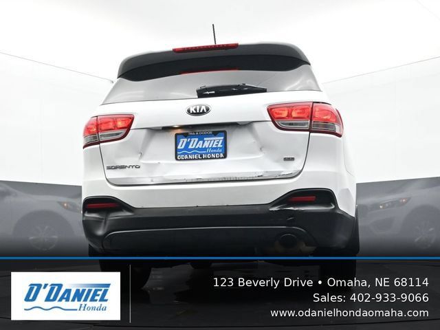 Used 2017 Kia Sorento AWD image 11