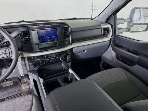 Used 2025 Ford F350 XLT image 21