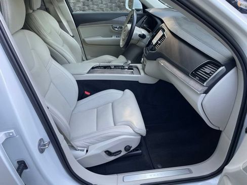 Certified 2024 Volvo XC90 B6 Ultimate AWD/4WD image 13
