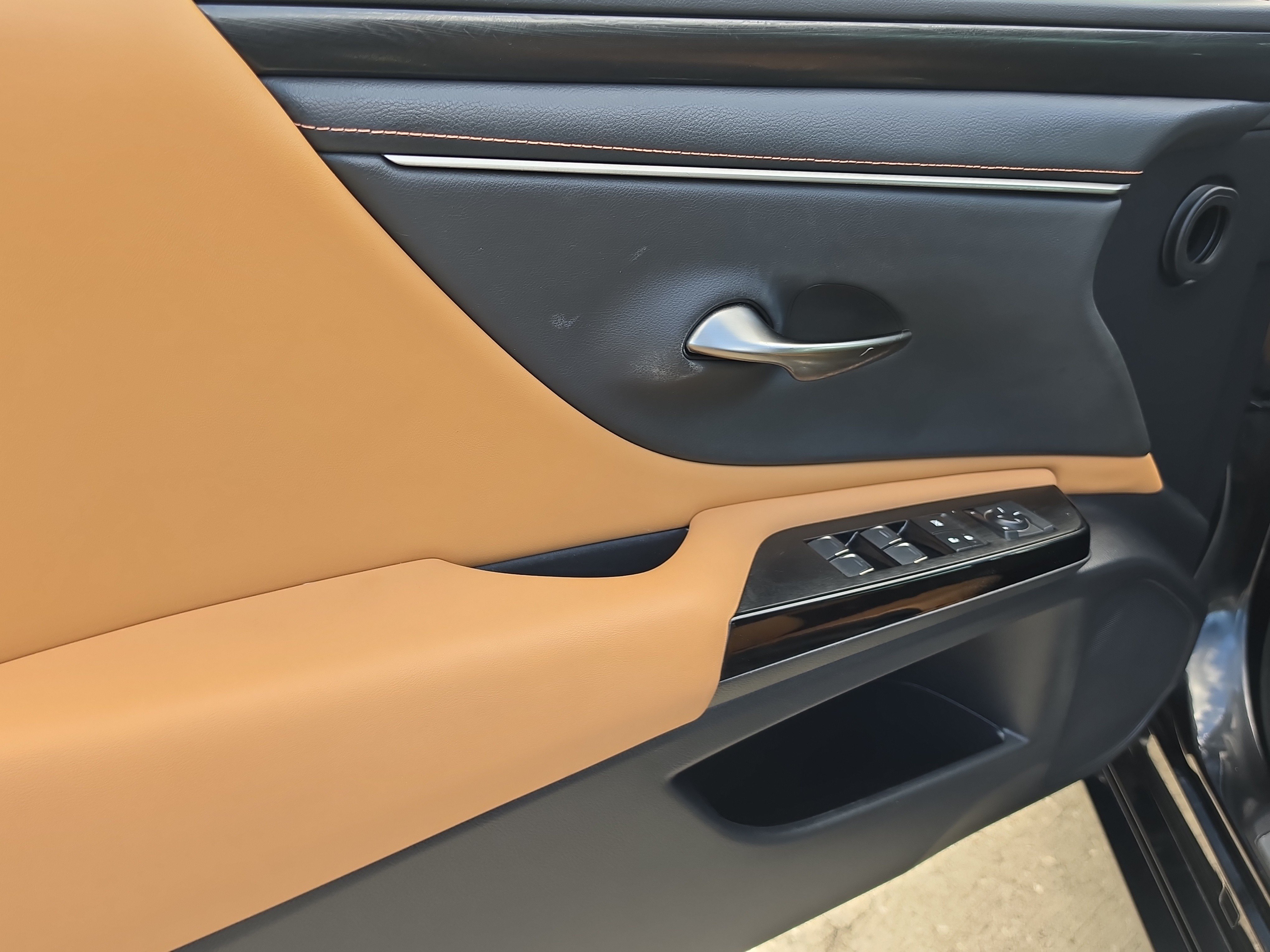 Used 2023 Lexus ES 350 w/ Accessory Package (Z2) FWD image 17
