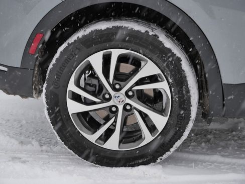 Used 2023 Buick Envision Essence image 11