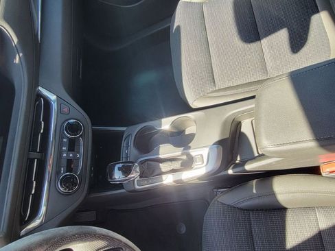 Used 2025 Buick Envista Preferred image 3