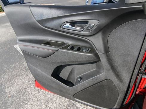 Used 2023 Chevrolet Equinox RS FWD image 13