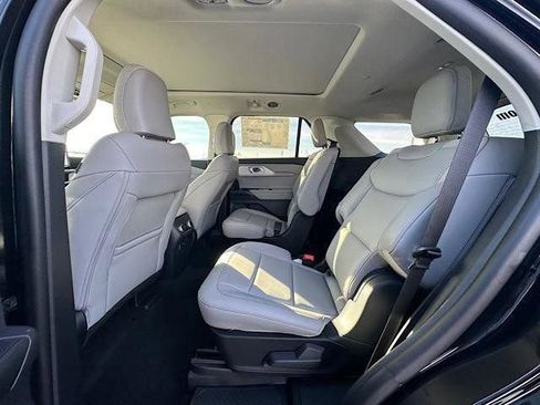 New 2025 Ford Explorer Active w/ Active Comfort Package image 11