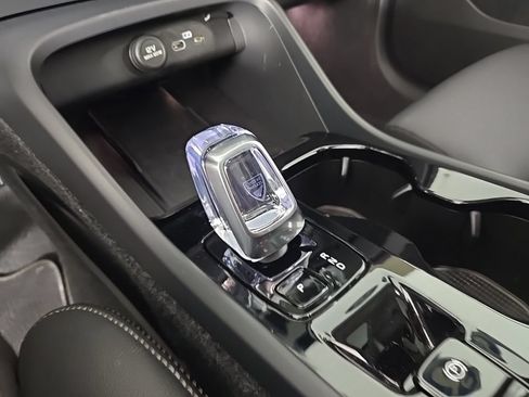 Certified 2026 Volvo XC40 B5 Plus AWD/4WD image 23