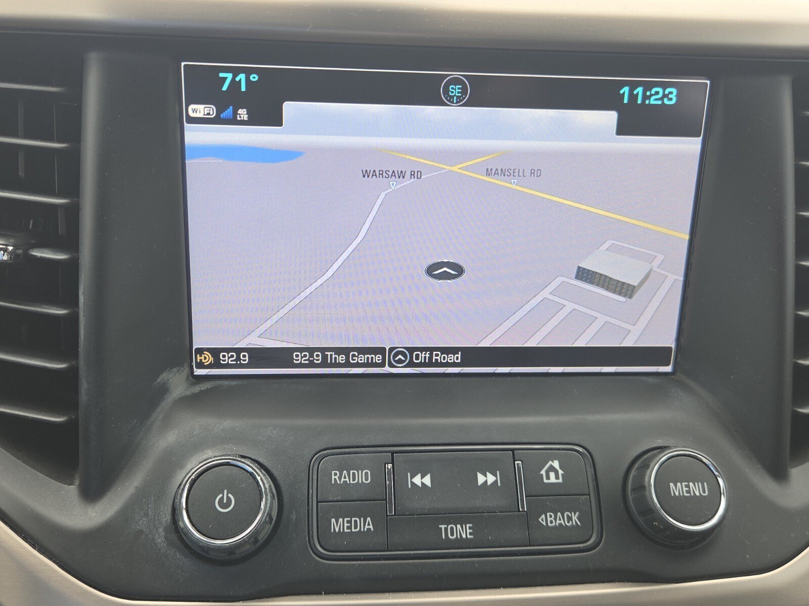 Used 2018 GMC Acadia Denali w/ Technology Package FWD image 11
