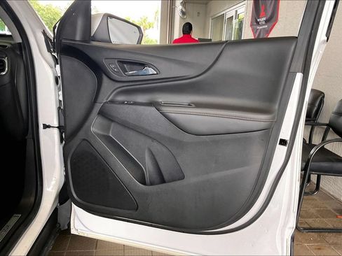 Used 2022 Chevrolet Equinox Premier FWD image 21