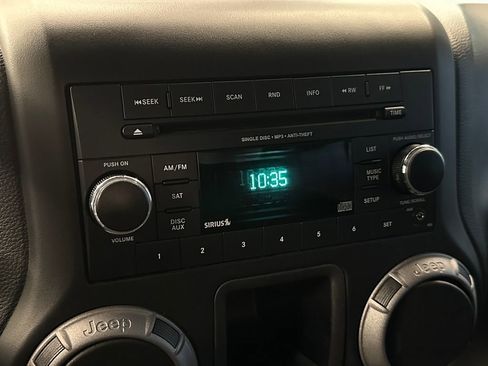 Used 2013 Jeep Wrangler Sport AWD/4WD image 13