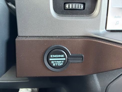 Used 2023 Ford Bronco Outer Banks image 18