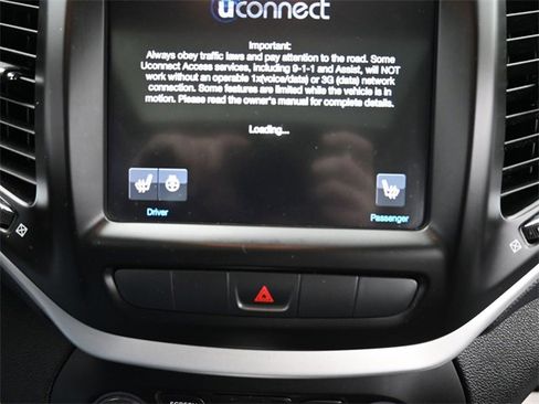 Used 2015 Jeep Cherokee Trailhawk w/ Comfort/Convenience Group image 19