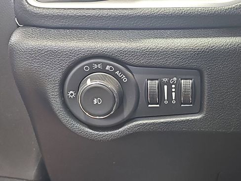 New 2026 Chrysler Pacifica Select image 28