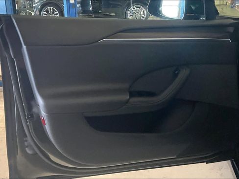 Used 2024 Tesla Model S image 18