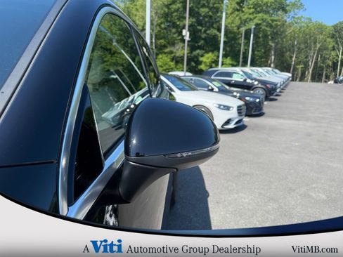 Used 2024 Mercedes-Benz GLC 300 4MATIC image 11