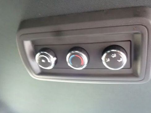 Used 2019 Dodge Grand Caravan SE FWD image 14