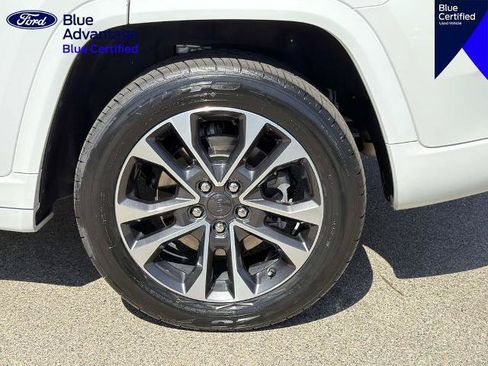 Used 2022 Jeep Grand Cherokee Overland w/ Advanced Protech Group III AWD/4WD image 10
