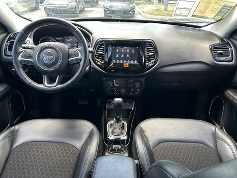 Used 2020 Jeep Compass Latitude FWD image 10