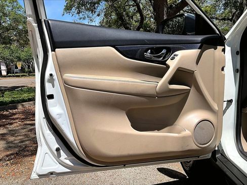 Used 2017 Nissan Rogue S w/ S Appearance Package image 17