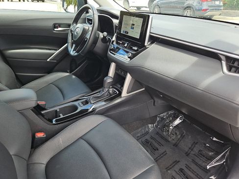 Used 2025 Toyota Corolla Cross XLE FWD image 15