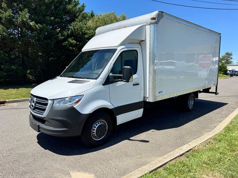 Used 2022 Mercedes-Benz Sprinter 3500 image 2