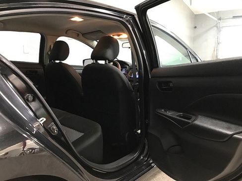 Used 2020 Nissan Versa S FWD image 15
