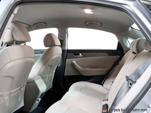 Used 2017 Hyundai Sonata SE image 14