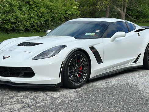 Used 2016 Chevrolet Corvette Z06 w/ 2LZ Preferred Equipment Group RWD image 2