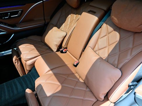 Used 2023 Mercedes-Benz Maybach S 680 4MATIC w/ Manufaktur Leather Package image 42