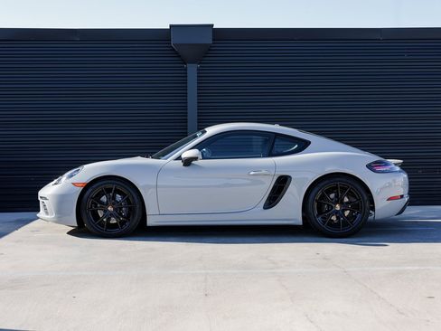 New 2025 Porsche 718 Cayman image 2