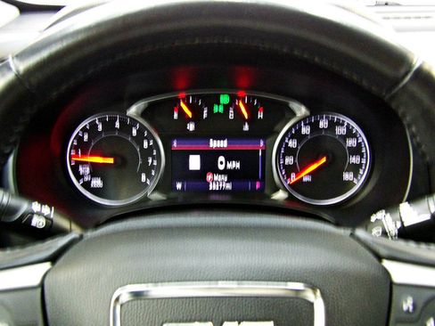 Used 2020 GMC Terrain SLE w/ Driver Convenience Package AWD/4WD image 16