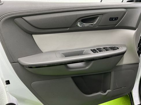 Used 2017 GMC Acadia Limited SLT image 17