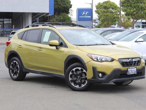 Used 2021 Subaru Crosstrek 2.0i Premium w/ Moonroof Package AWD/4WD image 1