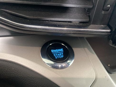 Used 2023 Ford Explorer XLT w/ Equipment Group 202A image 6