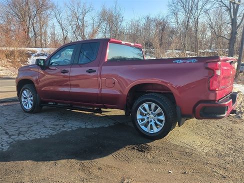Used 2020 Chevrolet Silverado 1500 Custom w/ Custom Value Package image 6